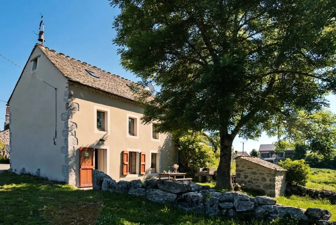 Gîte de France Gîtes de france  6/7 personnes aux combes 3 épis