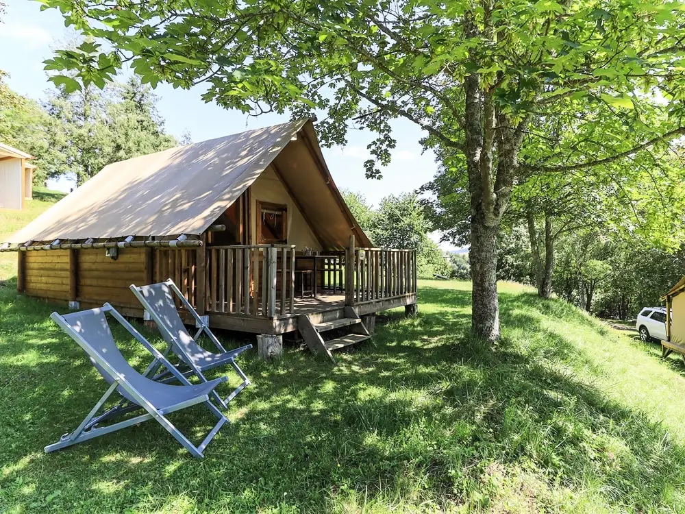 Flower Camping du Lac de Saint Point  Lamartine - Saône et Loire - Bourgogne du Sud  4 étoiles★★★★