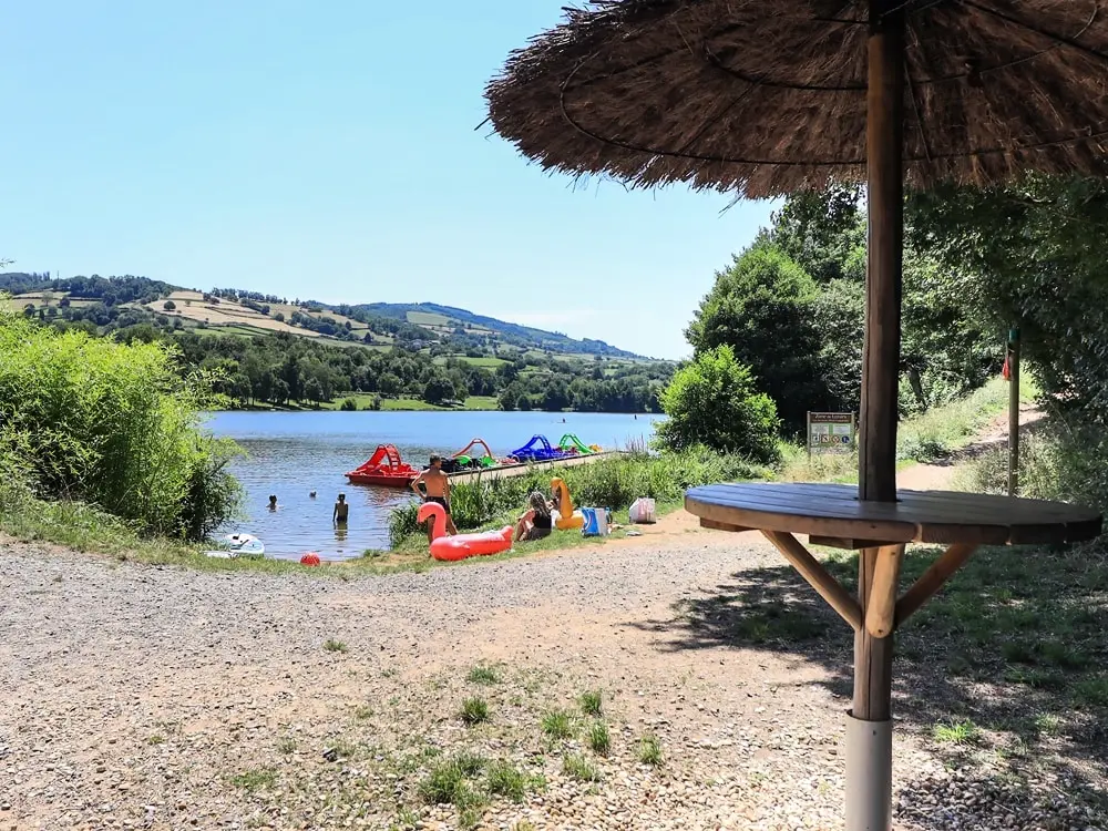Flower Camping du Lac de Saint Point  Lamartine - Saône et Loire - Bourgogne du Sud  4 étoiles★★★★