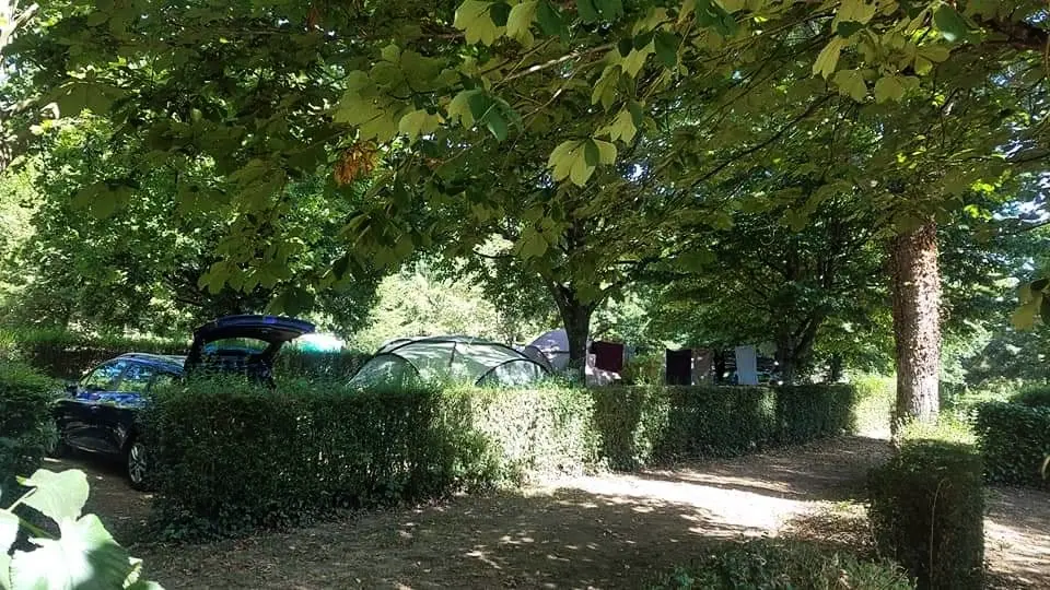 Flower Camping du Lac de Saint Point  Lamartine - Saône et Loire - Bourgogne du Sud  4 étoiles★★★★