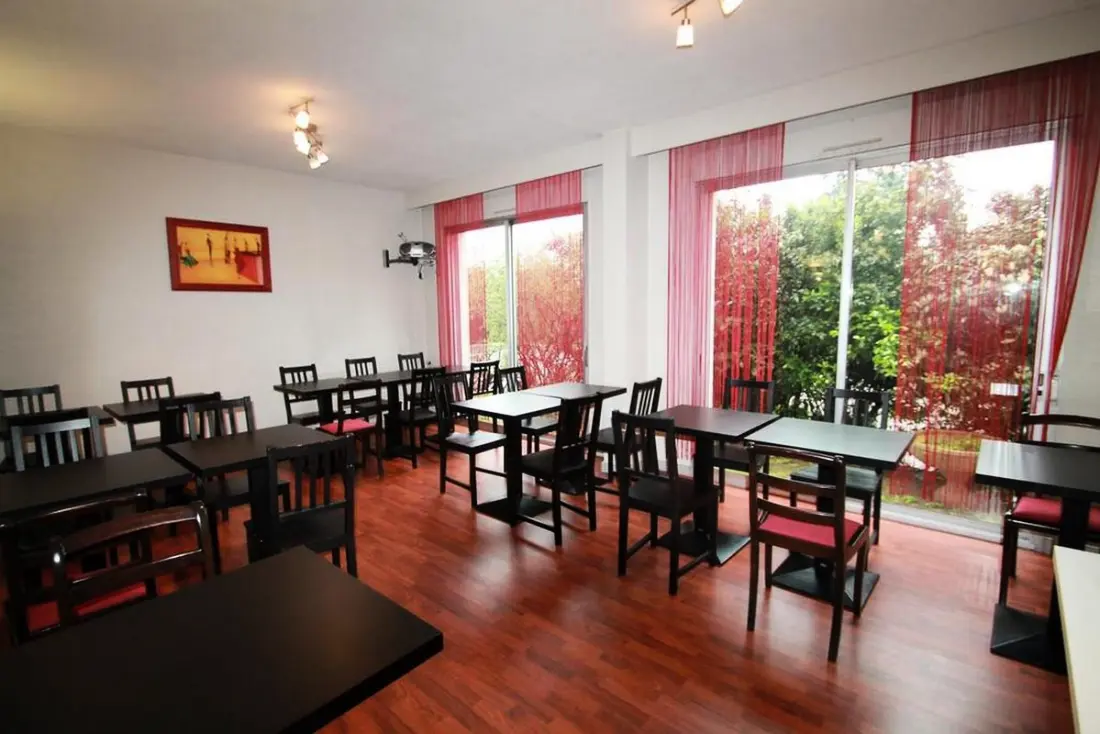 Appart'hôtel Adonis Artys Lyon Est