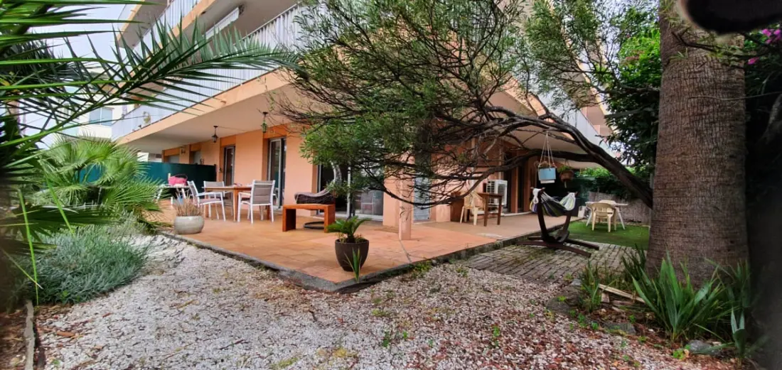Bel Appartement Avec Terrasse - Saint-raphaël