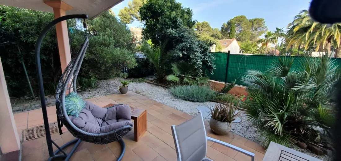 Bel Appartement Avec Terrasse - Saint-raphaël