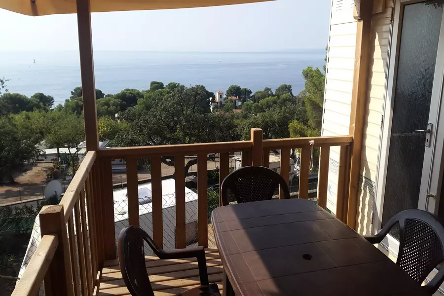 Camping de l'Ile d'Or 2*, Saint Raphael, Cote d'Azur, France avec