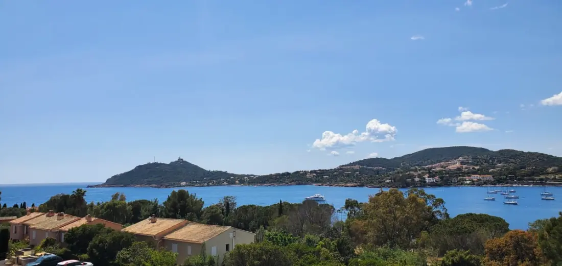 Lumineux Appartement Avec Vue Sur Mer