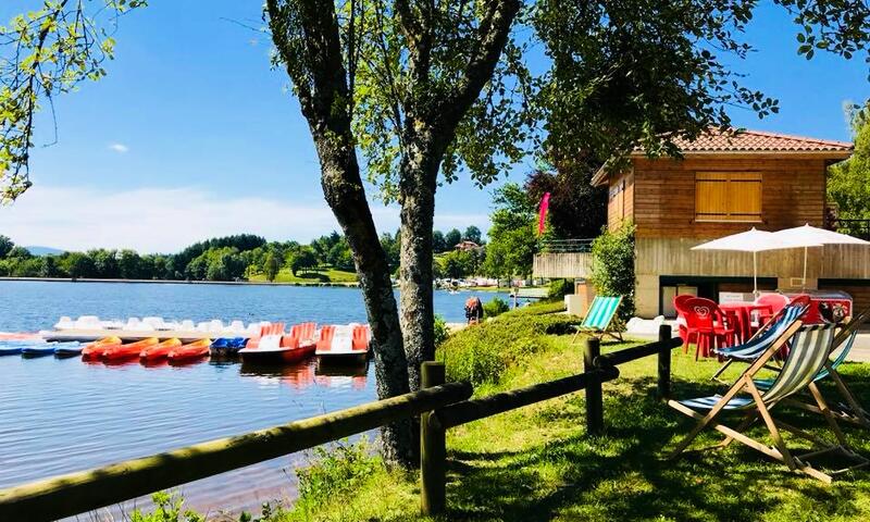 Camping Les Demeures du Lac**** - Saint Remy Sur Durolle