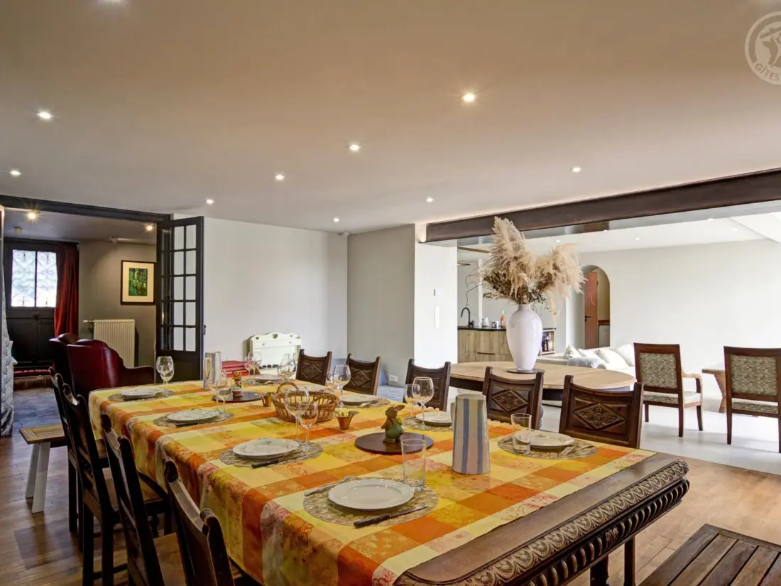 Maison de Vacances Saint-Symphorien-de-Lay 3