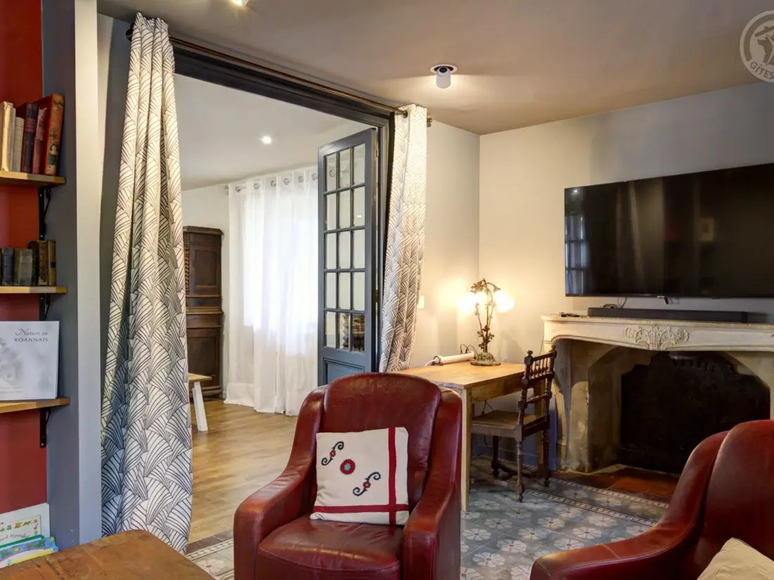 Maison de Vacances Saint-Symphorien-de-Lay 3