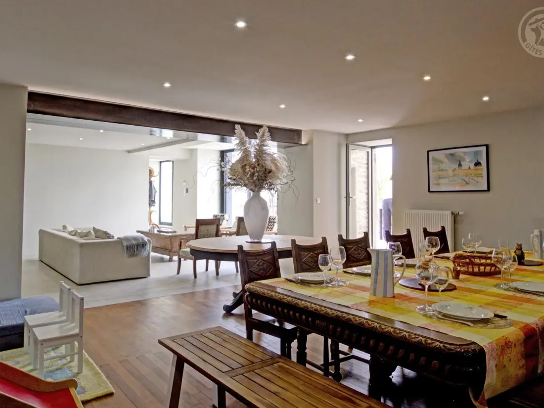 Maison de Vacances Saint-Symphorien-de-Lay 3
