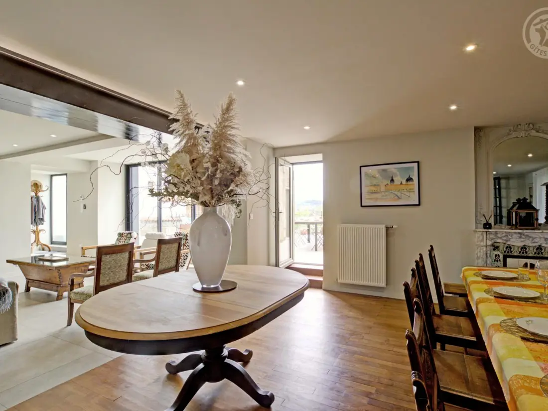 Maison de Vacances Saint-Symphorien-de-Lay 3