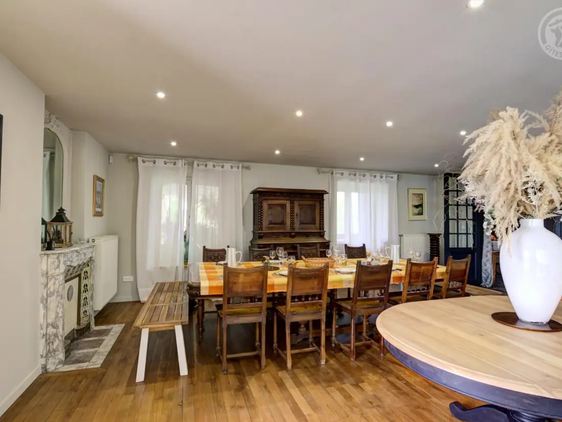 Maison de Vacances Saint-Symphorien-de-Lay 3