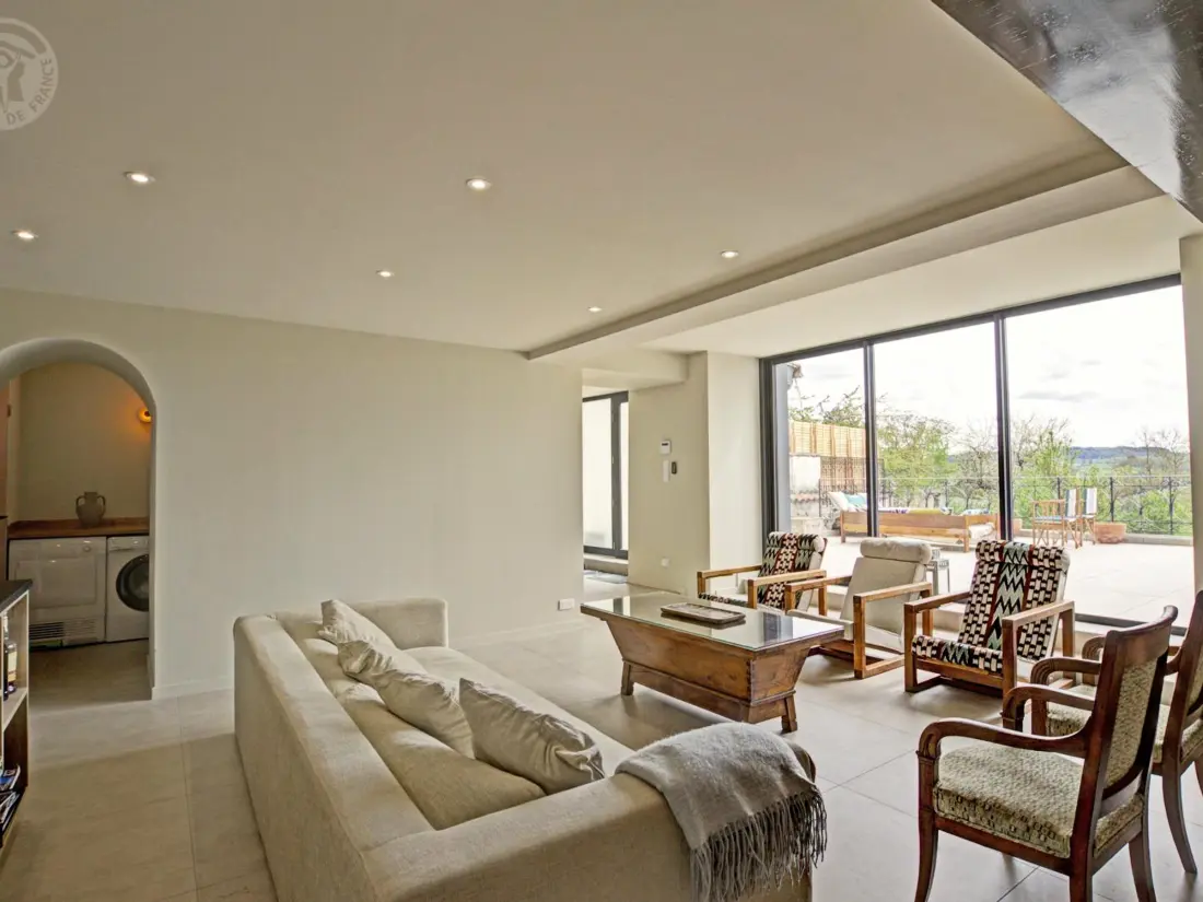 Maison de Vacances Saint-Symphorien-de-Lay 3