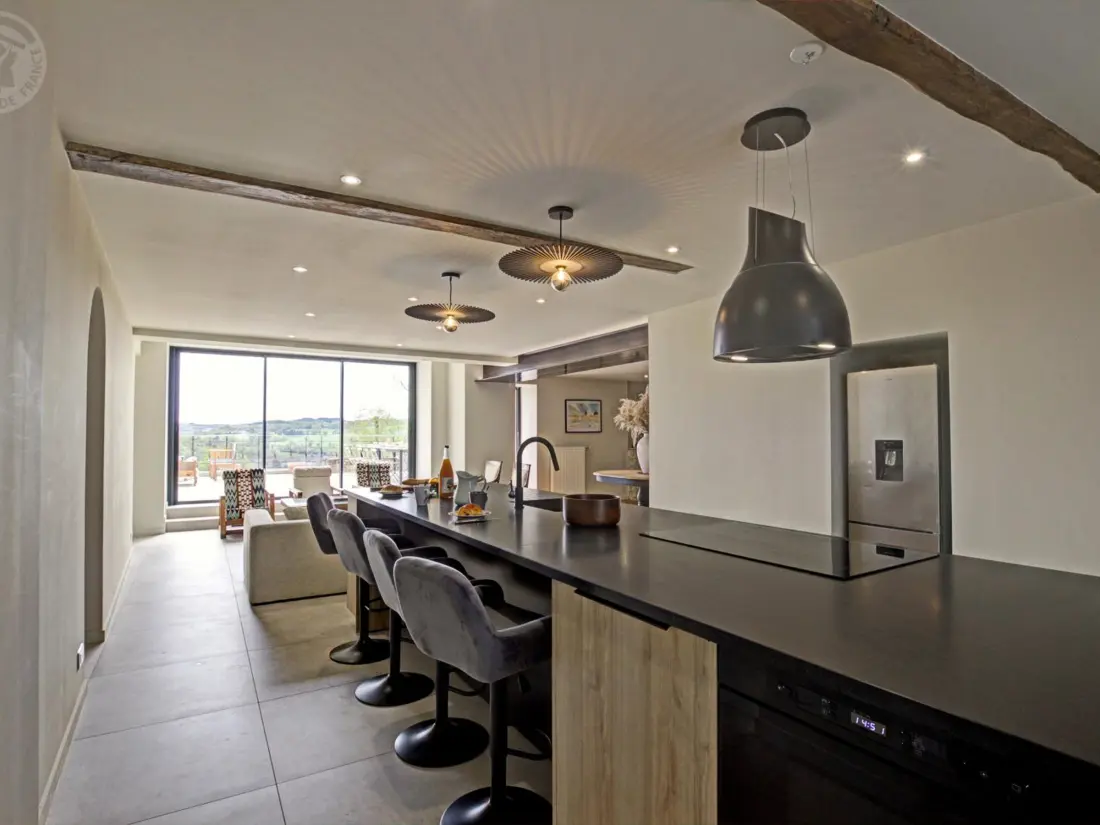 Maison de Vacances Saint-Symphorien-de-Lay 3