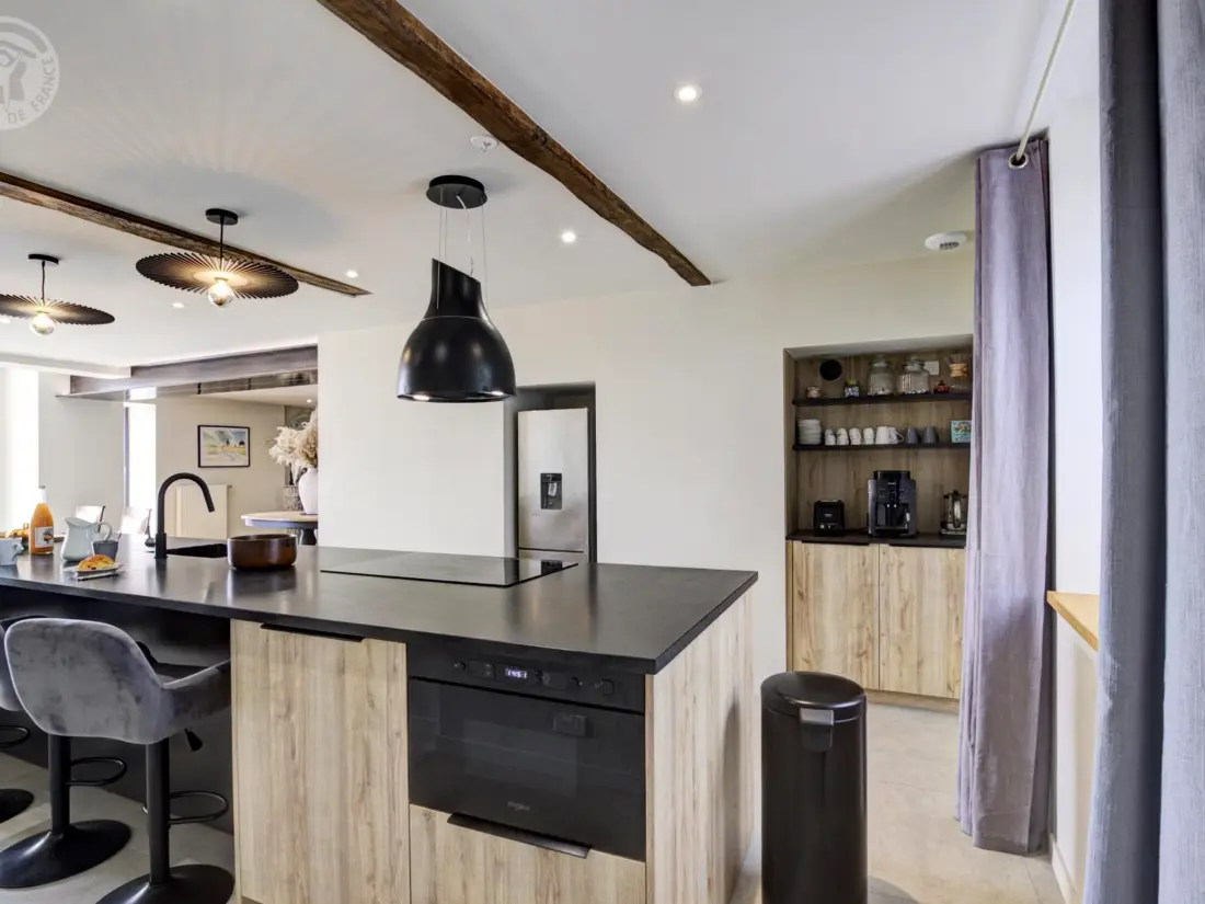 Maison de Vacances Saint-Symphorien-de-Lay 3