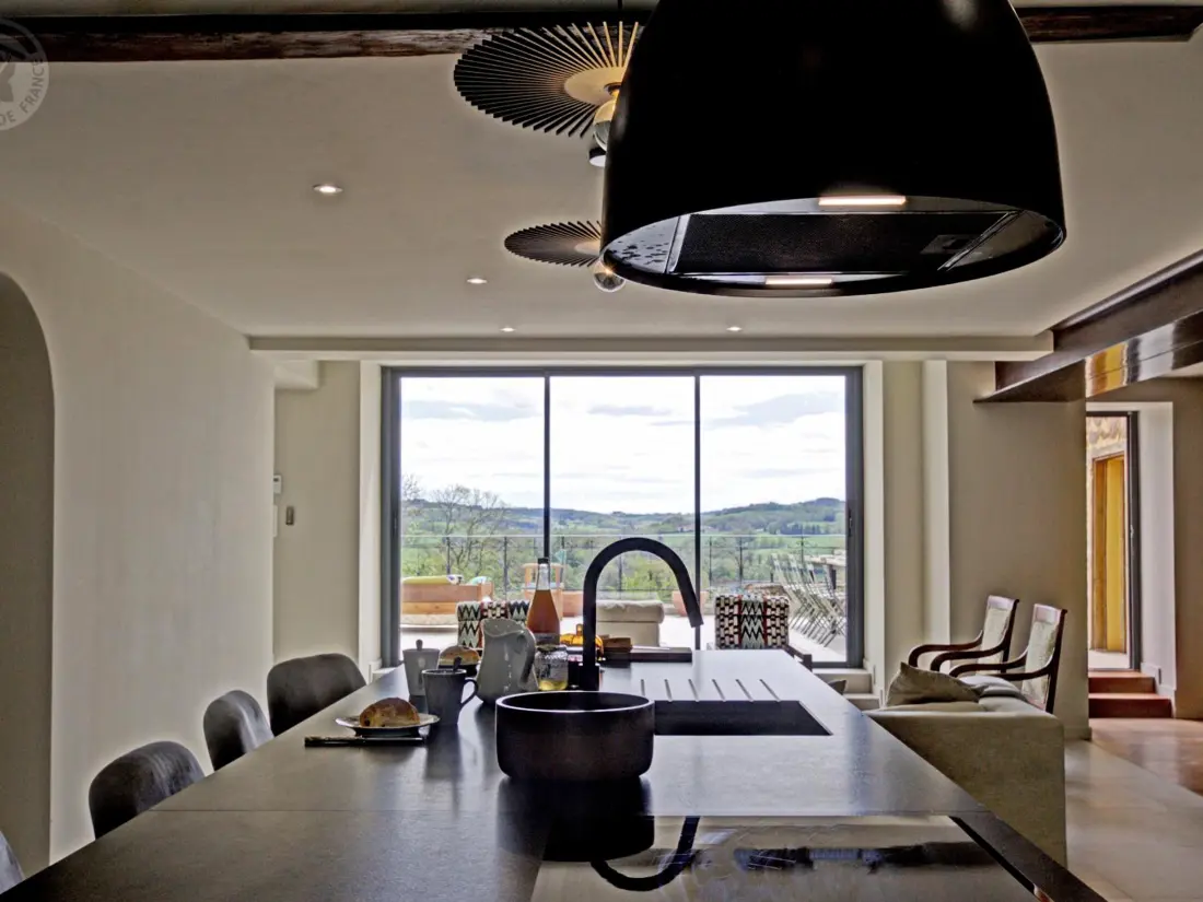 Maison de Vacances Saint-Symphorien-de-Lay 3