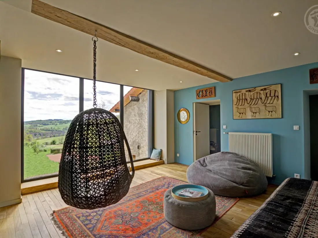 Maison de Vacances Saint-Symphorien-de-Lay 3