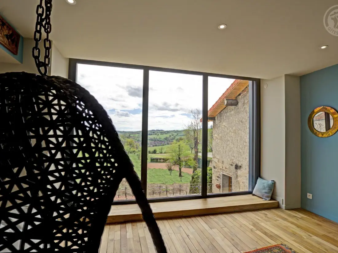 Maison de Vacances Saint-Symphorien-de-Lay 3