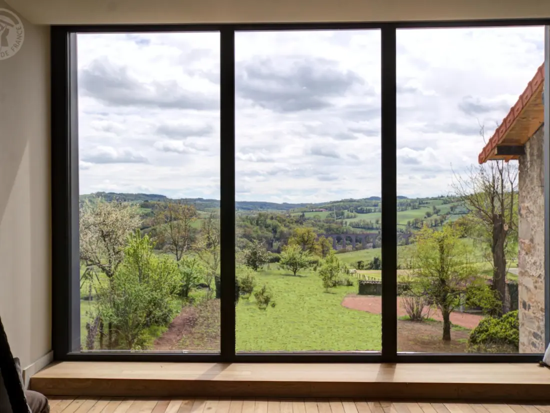 Maison de Vacances Saint-Symphorien-de-Lay 3