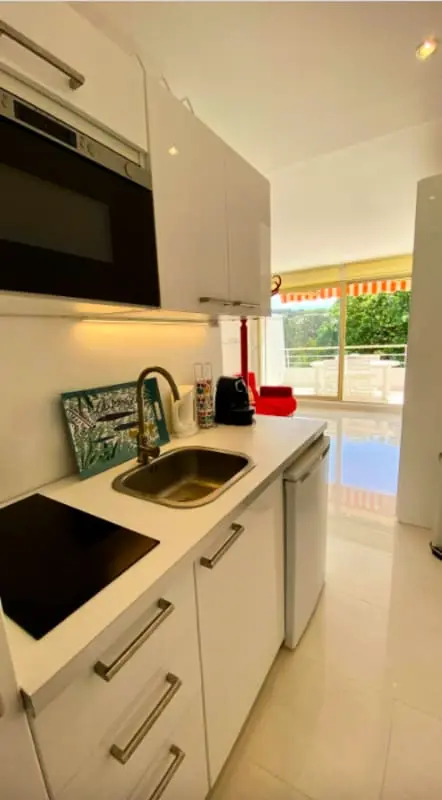 Beau Studio Avec Piscine Partagée