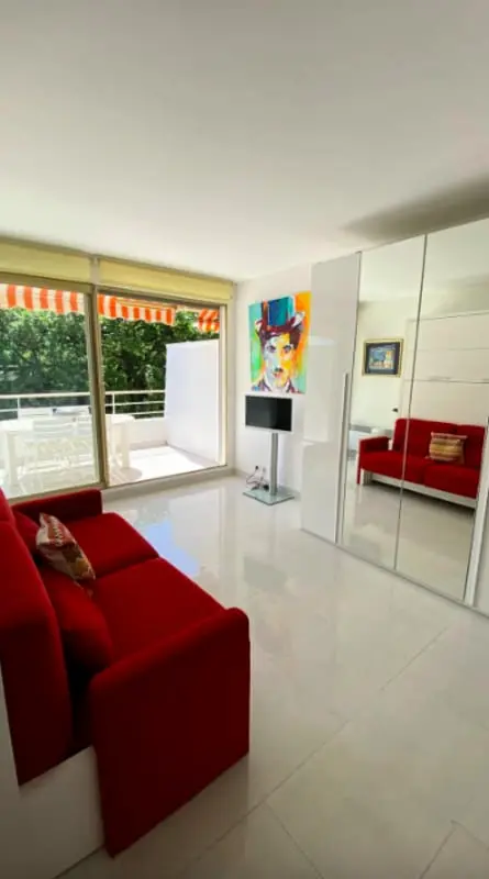 Beau Studio Avec Piscine Partagée