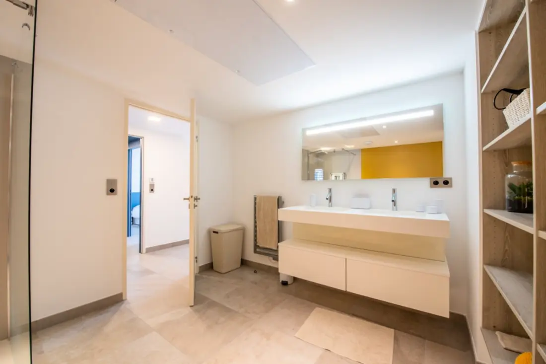 Centre St-tropez • 92 M2 • Parking Privé
