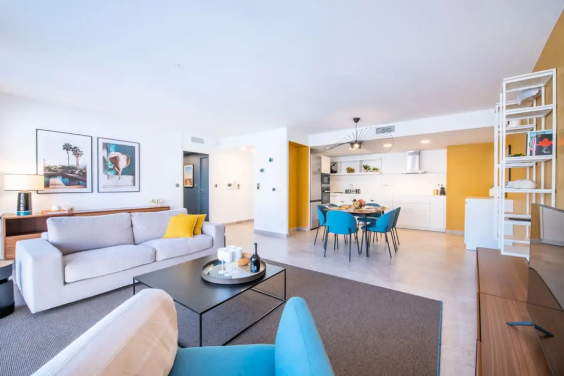 Centre St-tropez • 92 M2 • Parking Privé