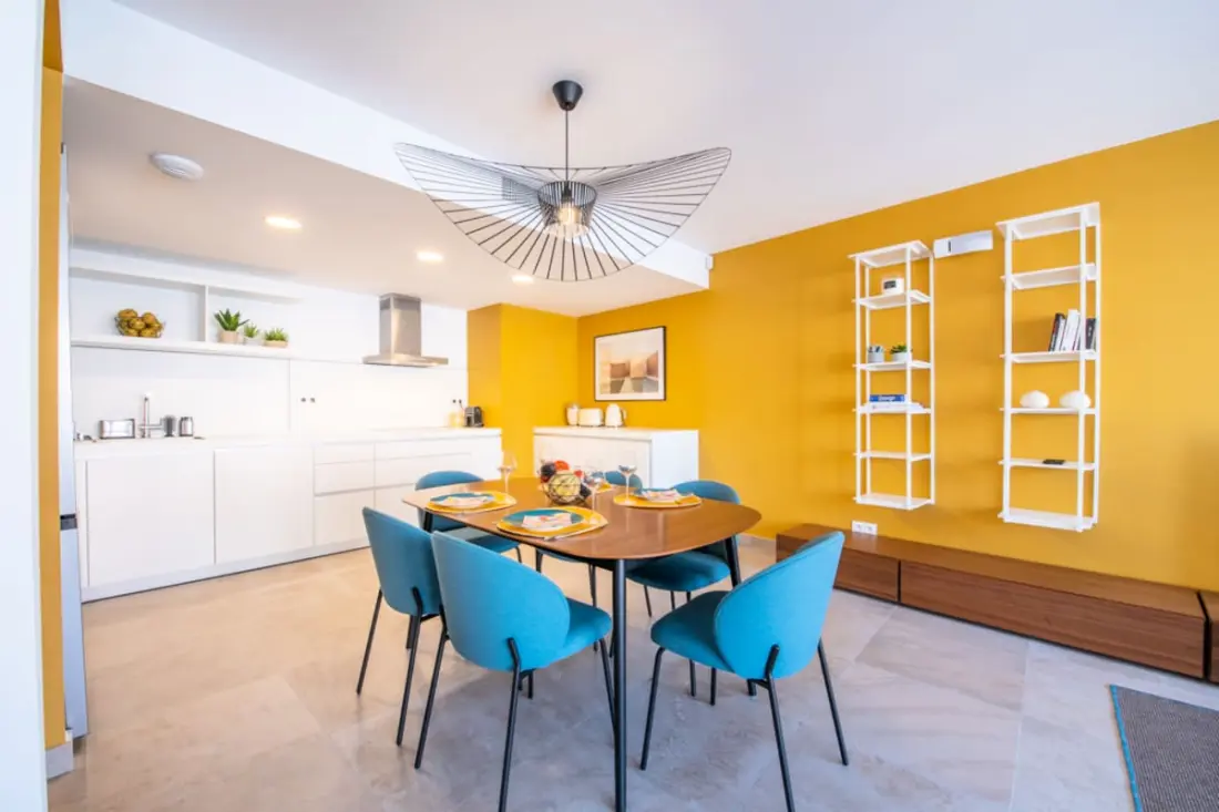 Centre St-tropez • 92 M2 • Parking Privé