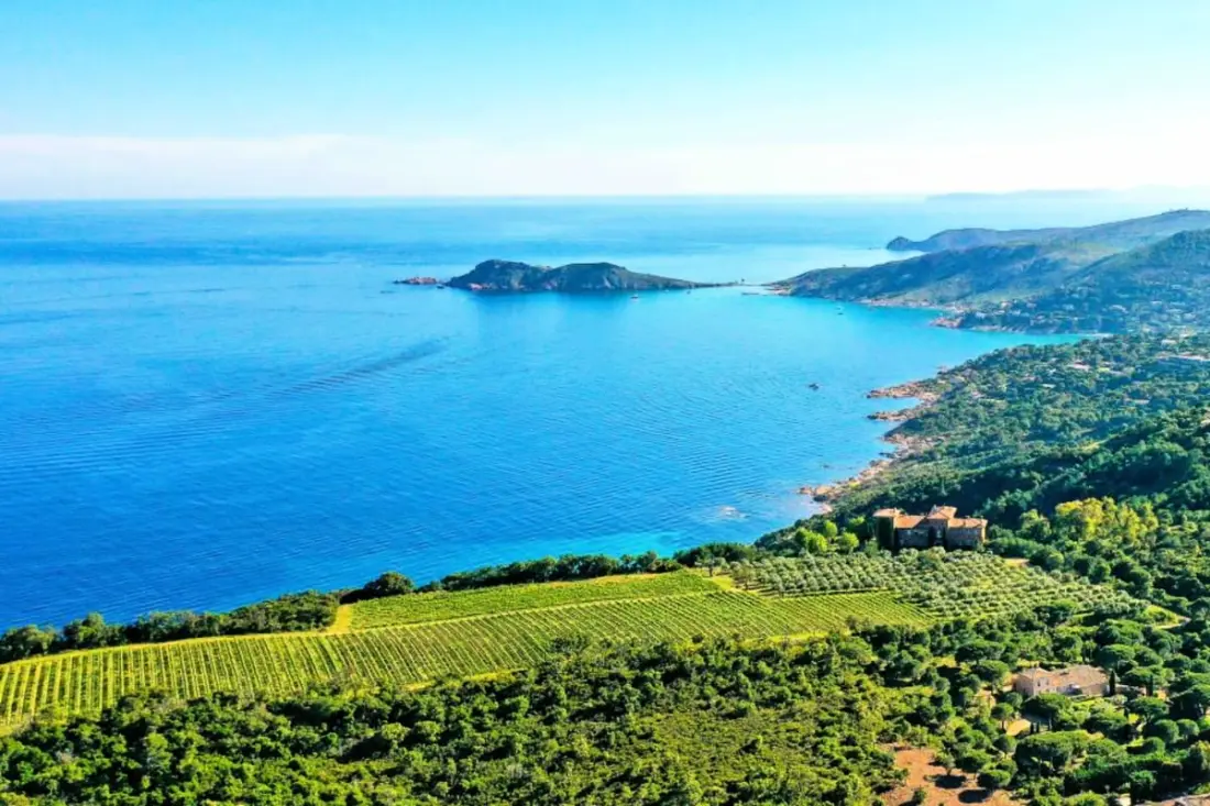 Centre St-tropez • 92 M2 • Parking Privé