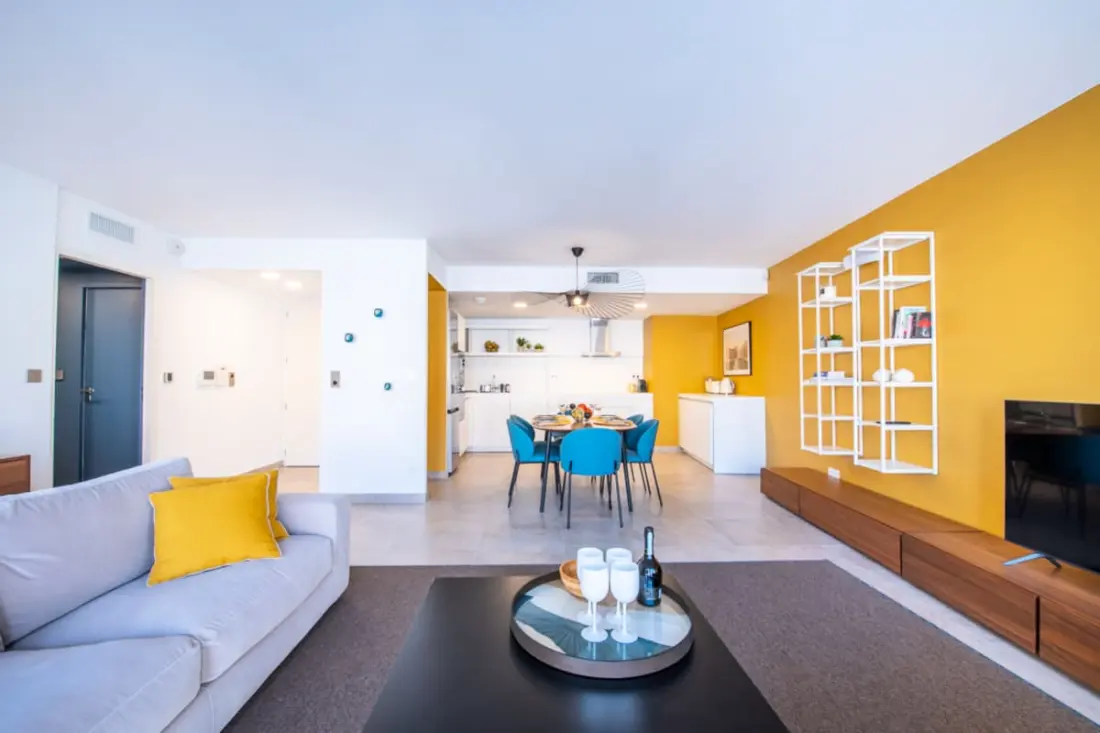 Centre St-tropez • 92 M2 • Parking Privé