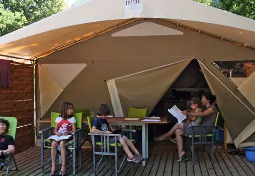 Camping maeva Escapades Coeur d'Ardèche 4 étoiles★★★★