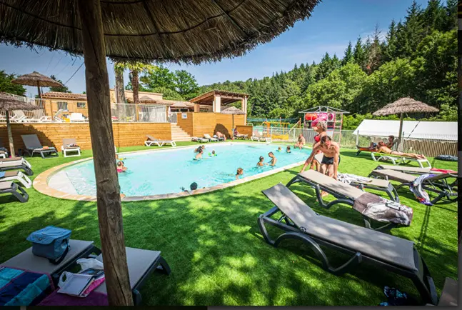 Camping maeva Escapades Coeur d'Ardèche 4 étoiles★★★★