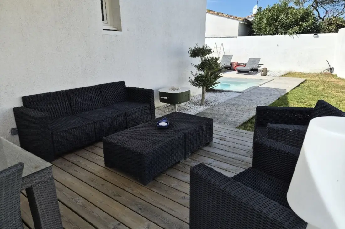 Maison Avec Jardin Et Piscine à Sainte Marie De Ré