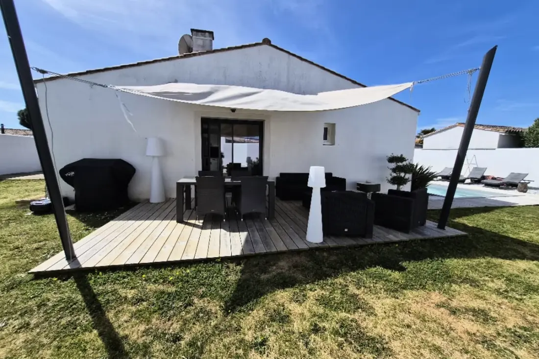 Maison Avec Jardin Et Piscine à Sainte Marie De Ré