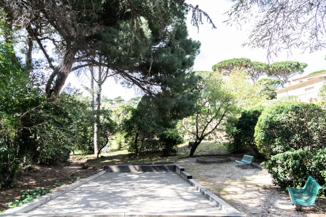 T2 Avec Piscine Et Pétanque
