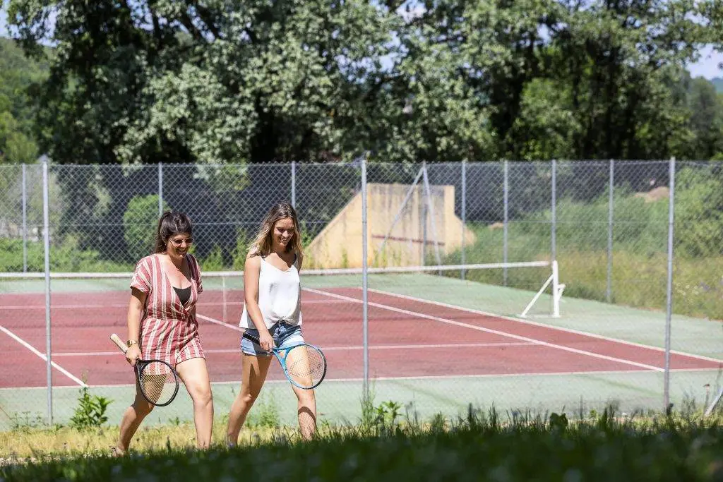 Camping Romanée Les Grottes de Roffy 4 étoiles★★★★
