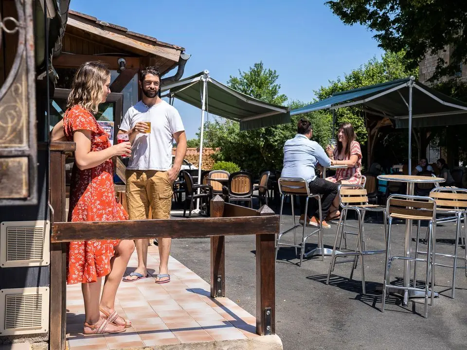 Camping Romanée Les Grottes de Roffy 4 étoiles★★★★