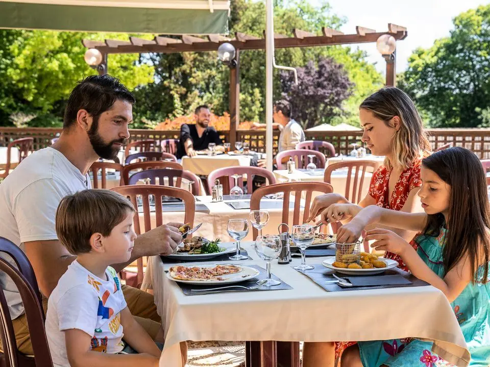 Camping Romanée Les Grottes de Roffy 4 étoiles★★★★