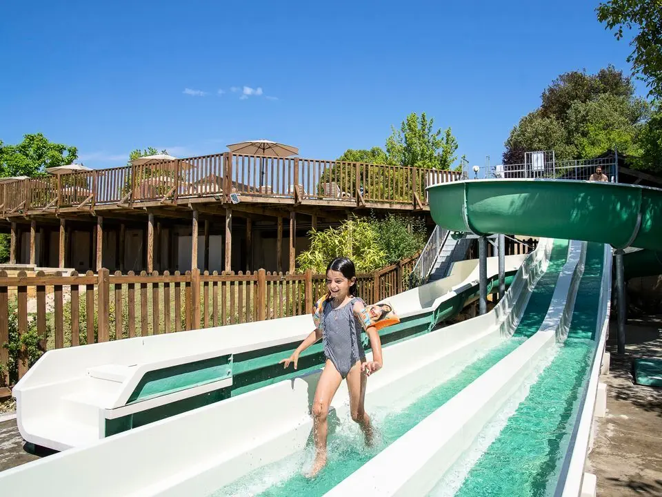 Camping Romanée Les Grottes de Roffy 4 étoiles★★★★