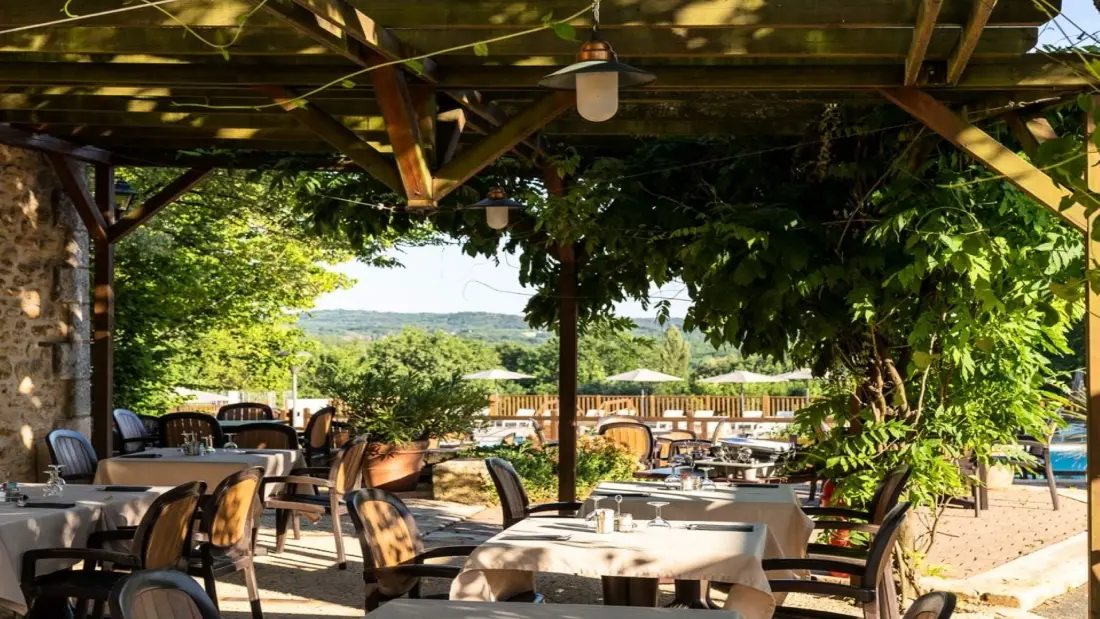 Camping Romanée Les Grottes de Roffy 4 étoiles★★★★