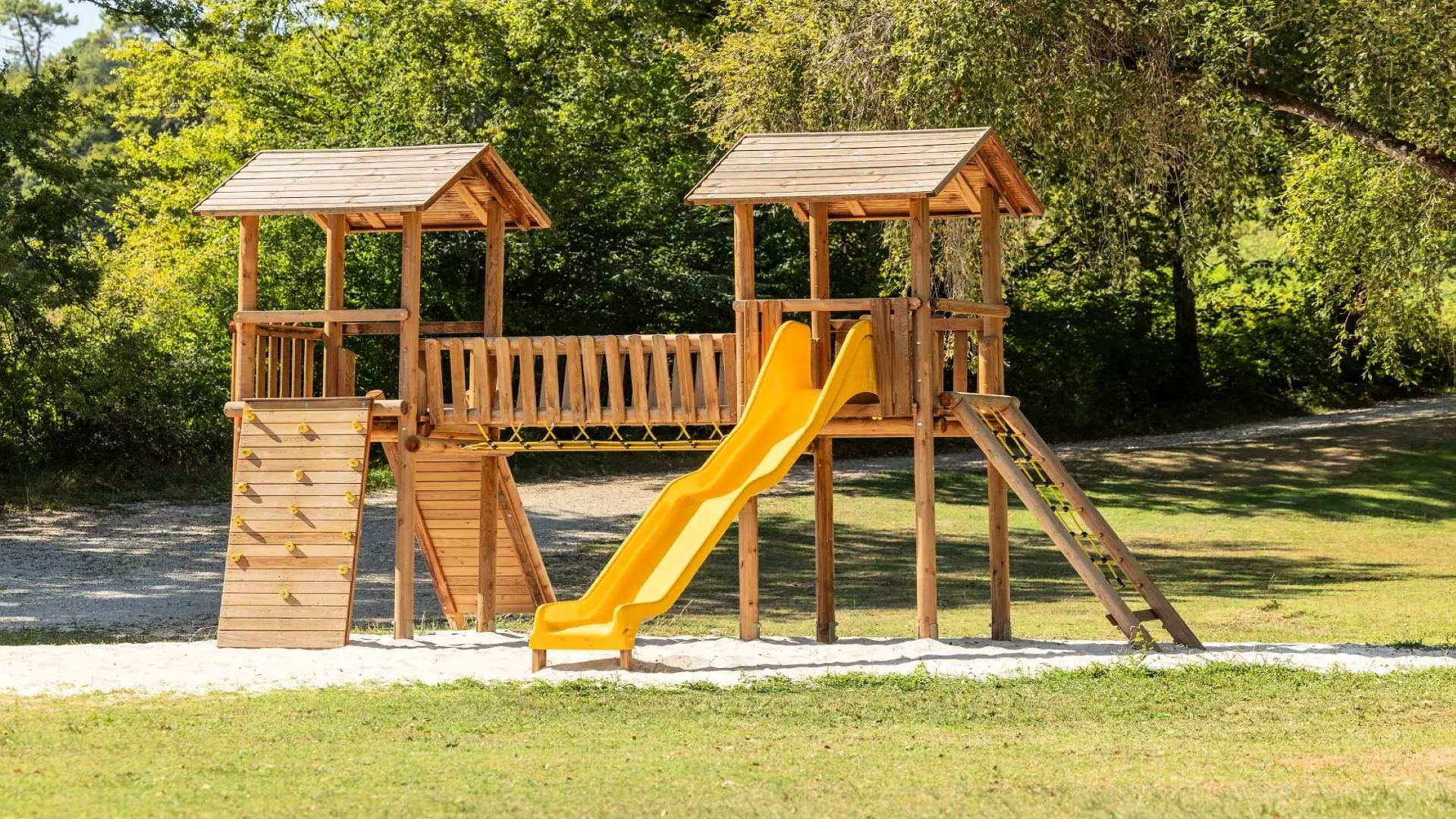 Camping Romanée Les Grottes de Roffy 4* - Maeva- On aime - 34