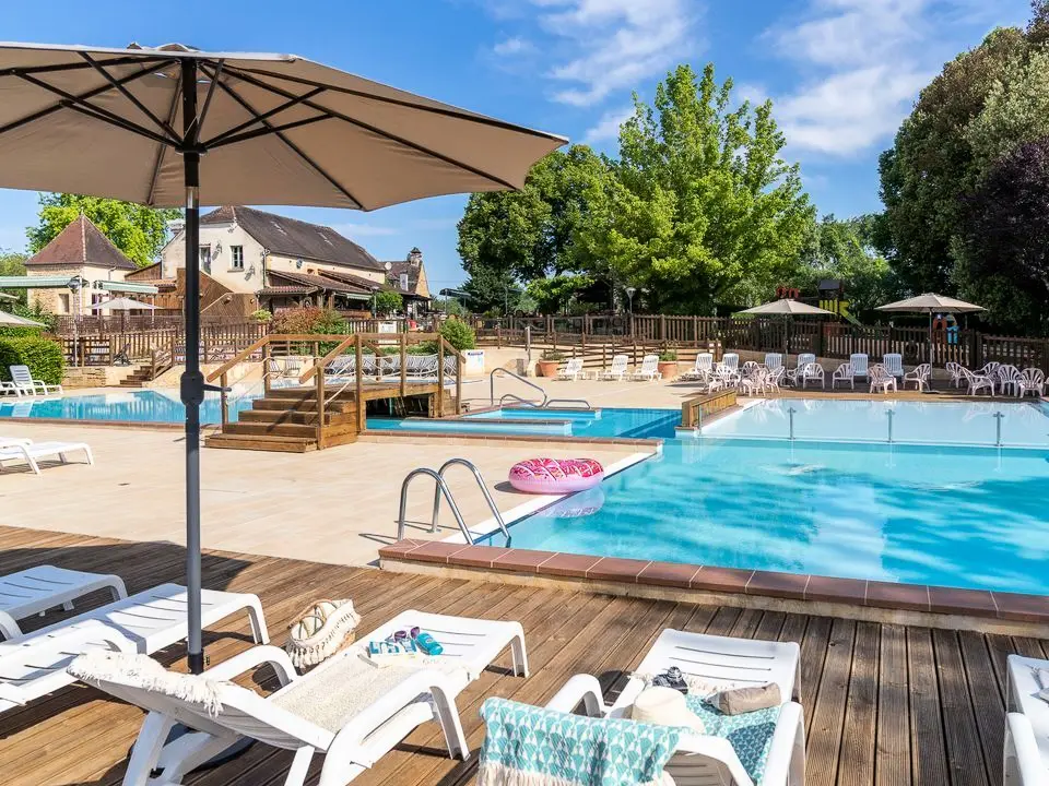 Camping Romanée Les Grottes de Roffy 4 étoiles★★★★