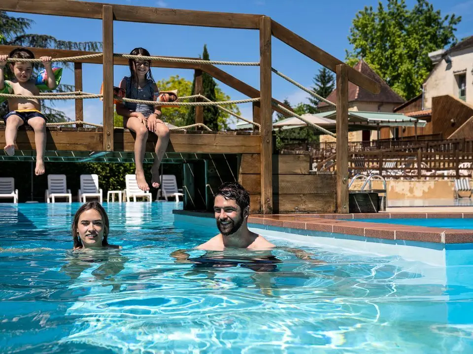 Camping Romanée Les Grottes de Roffy 4 étoiles★★★★