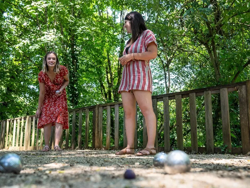 Camping Romanée Les Grottes de Roffy 4 étoiles★★★★