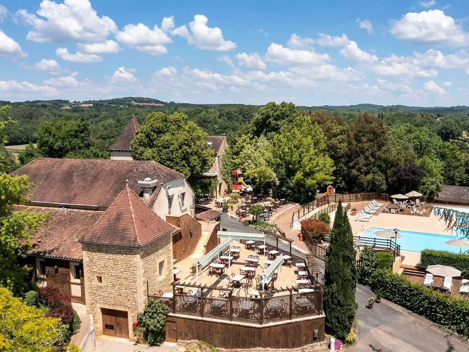 Camping Romanée Les Grottes de Roffy 4 étoiles★★★★