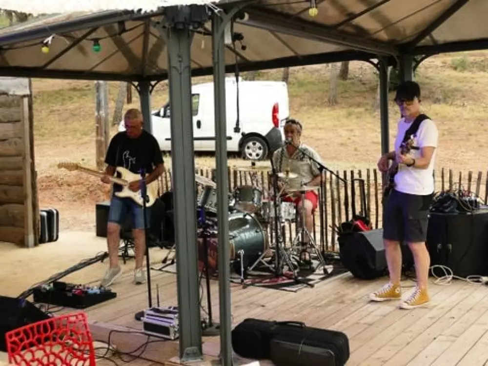 Camping Le Bois De Pins 3 étoiles★★★