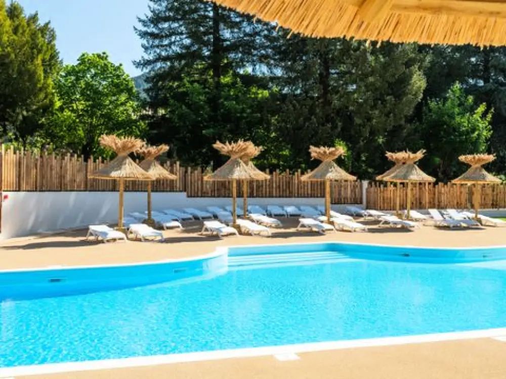 Camping Du Château De L'Hom  4 étoiles★★★★