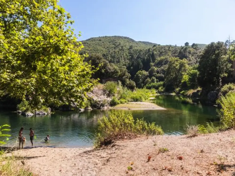 Camping Du Château De L'Hom  4 étoiles★★★★