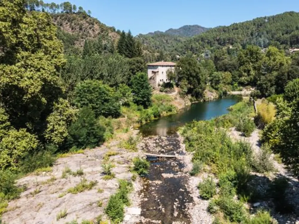 Camping Du Château De L'Hom  4 étoiles★★★★
