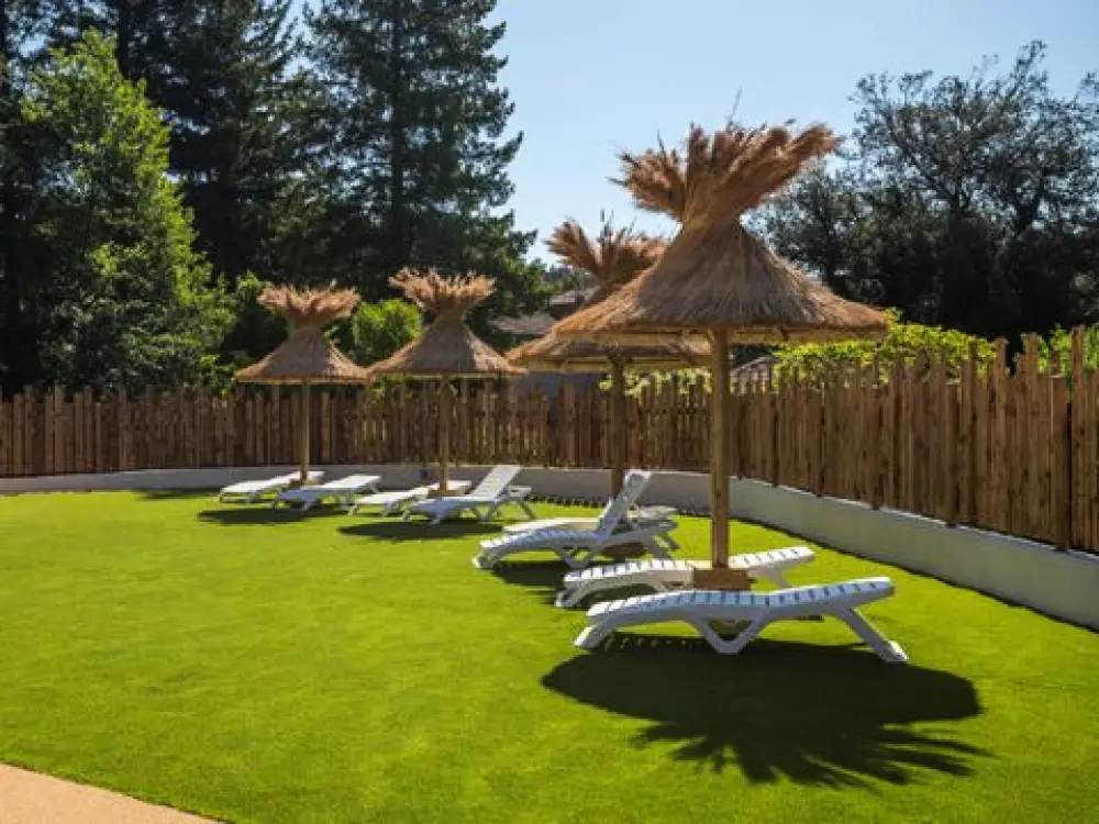 Camping Du Château De L'Hom  4 étoiles★★★★