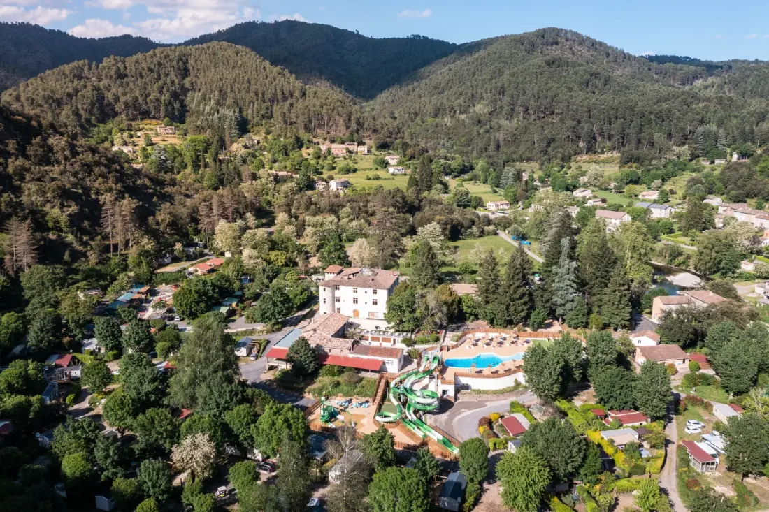Camping maeva Escapades du Château de l'Hom 4 étoiles★★★★